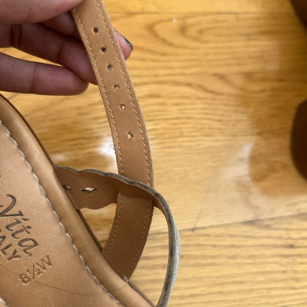 Bella Vita platform block heels 8 1/2 W - Picture 12 of 14